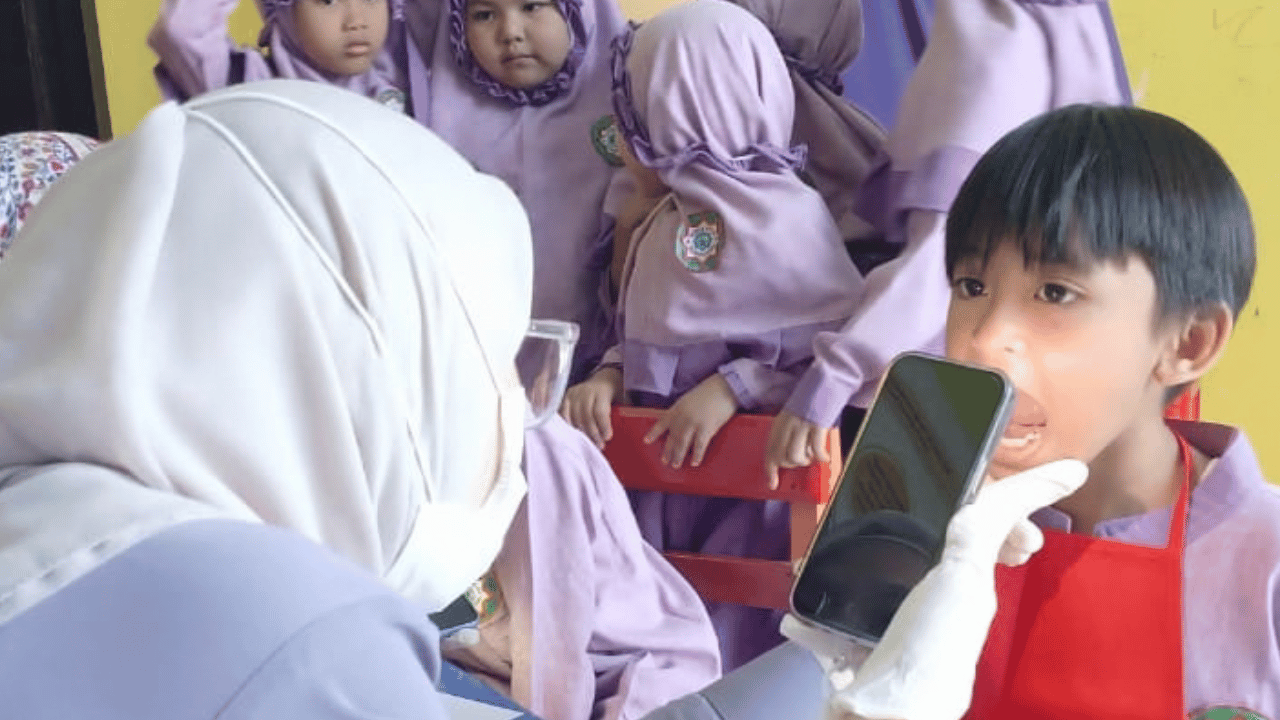 PEMERIKSAAN / SCREENING KESEHATAN GIGI ANAK