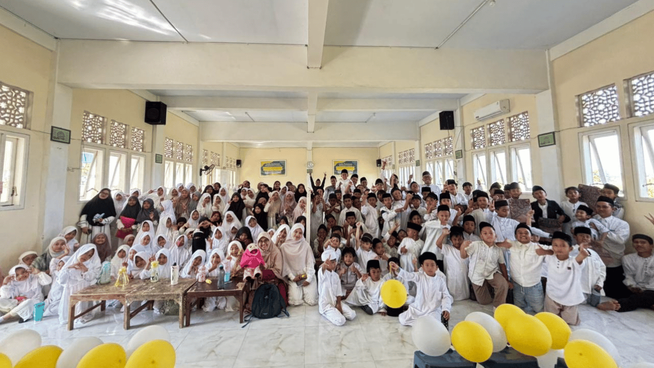 Saat Satu Tangan Kecil Terangkat, Ada Keberanian yang Sedang Tumbuh di SD Quba