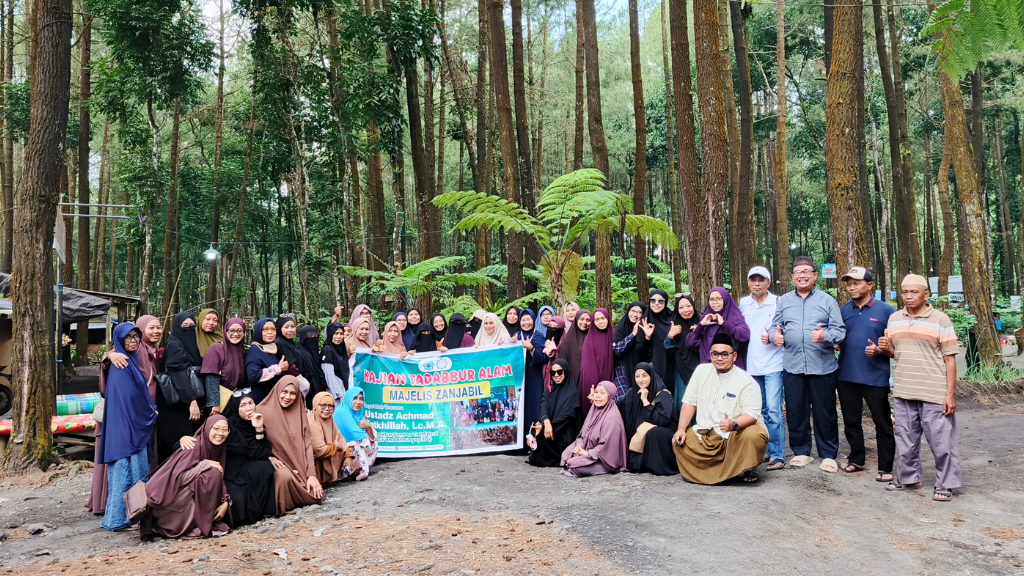 Majelis Wanita Zanjabil Bahrusysyifa Gelar Kajian Tadabur Alam yang Menyegarkan di Poncosumo