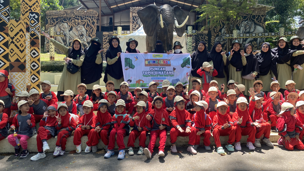 Outing Class Ke Kebun Binatang Prigen